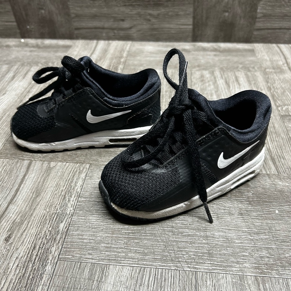Nike Black and White Sneakers Toddler size 7c